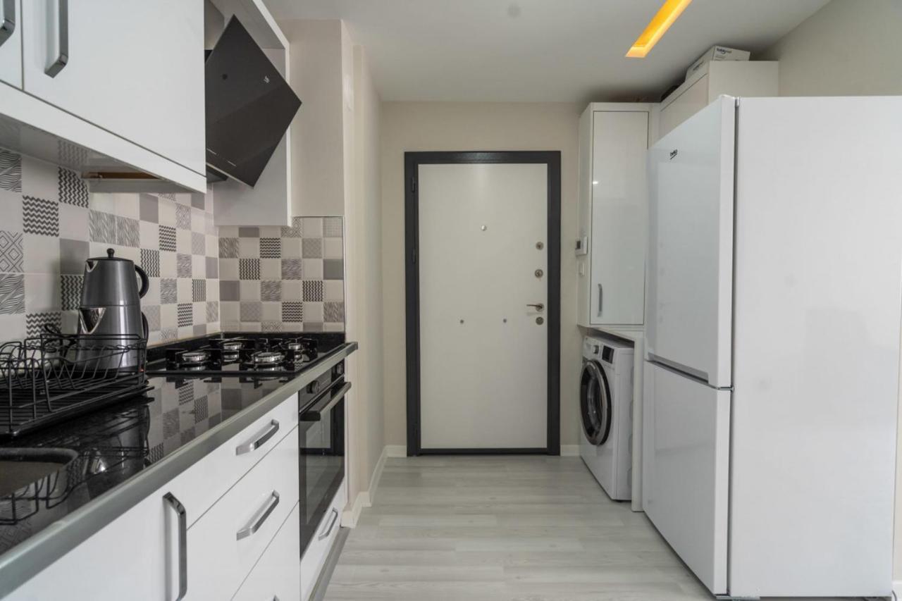 Central Flat Near Beach And Kaleici In Muratpasa Apartment
