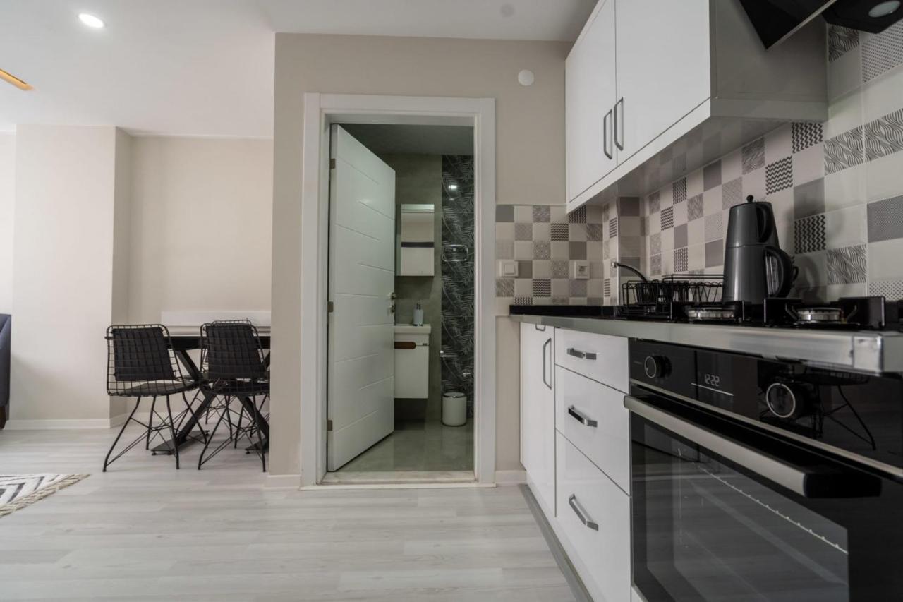 Central Flat Near Beach And Kaleici In Muratpasa Apartment *