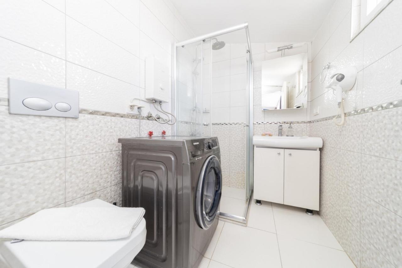 Daire Superb Flat Near Hadrian's Gate Antalya