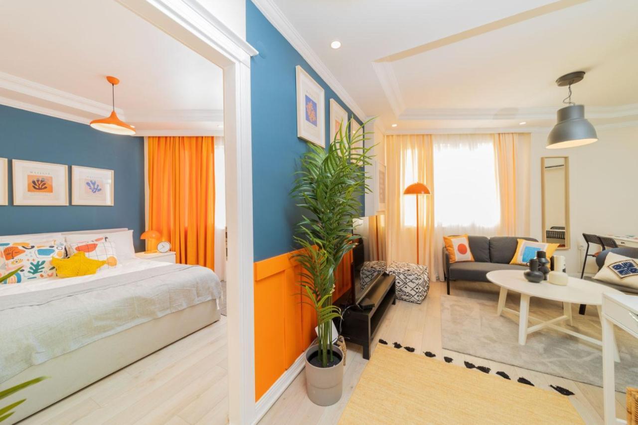 Vibrant And Central In Muratpasa Apartment *