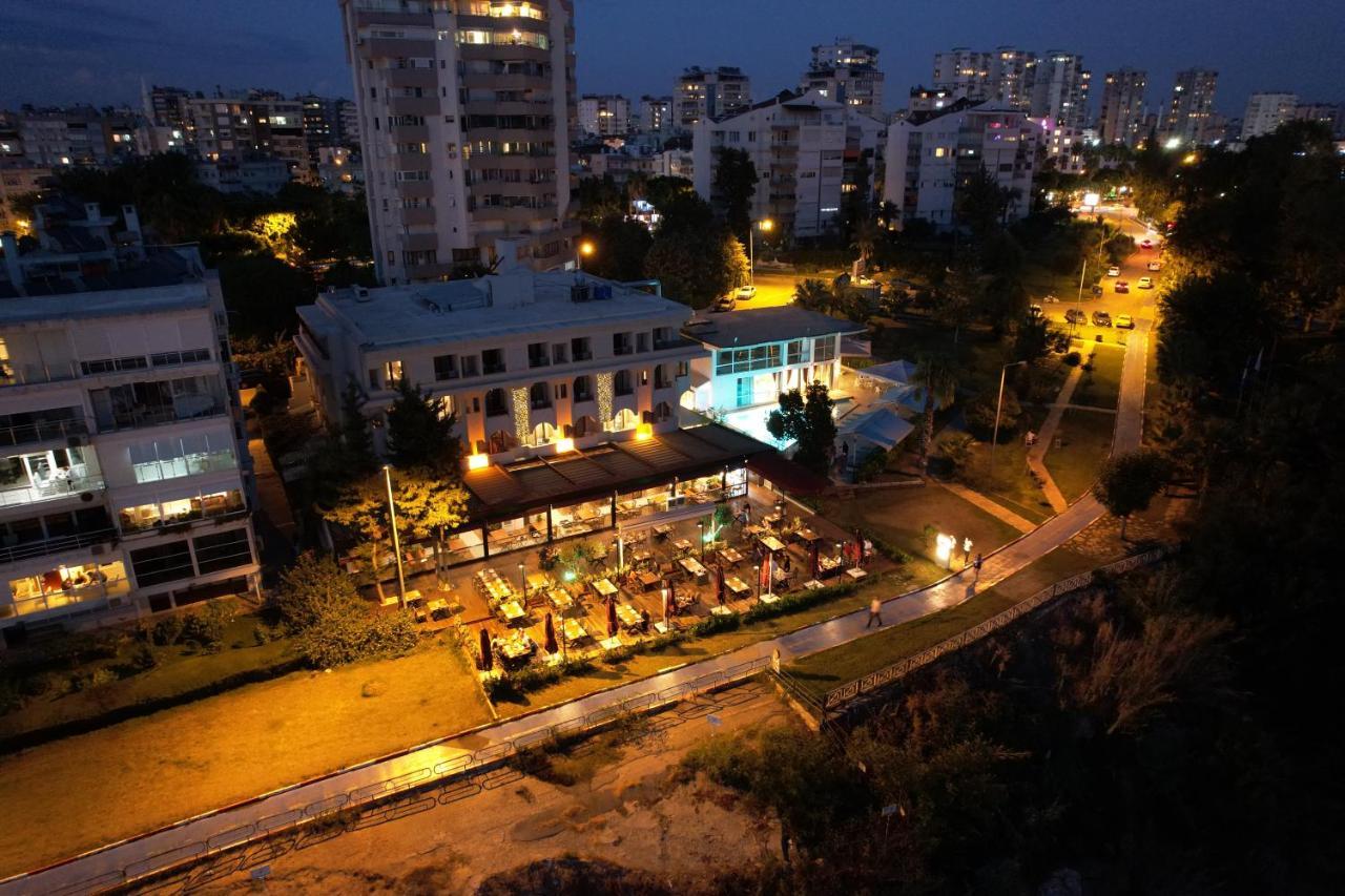 Hotel Tema 242 2*