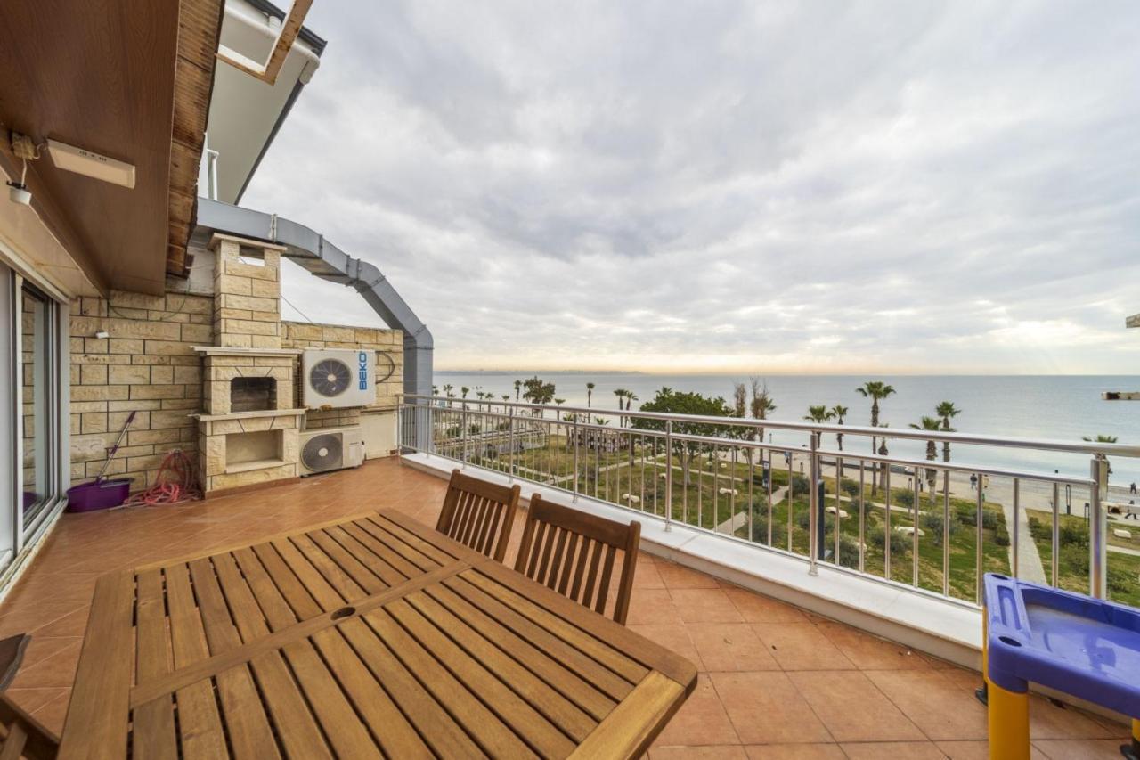 Flat With Terrace Next To Konyaalti Apartment *