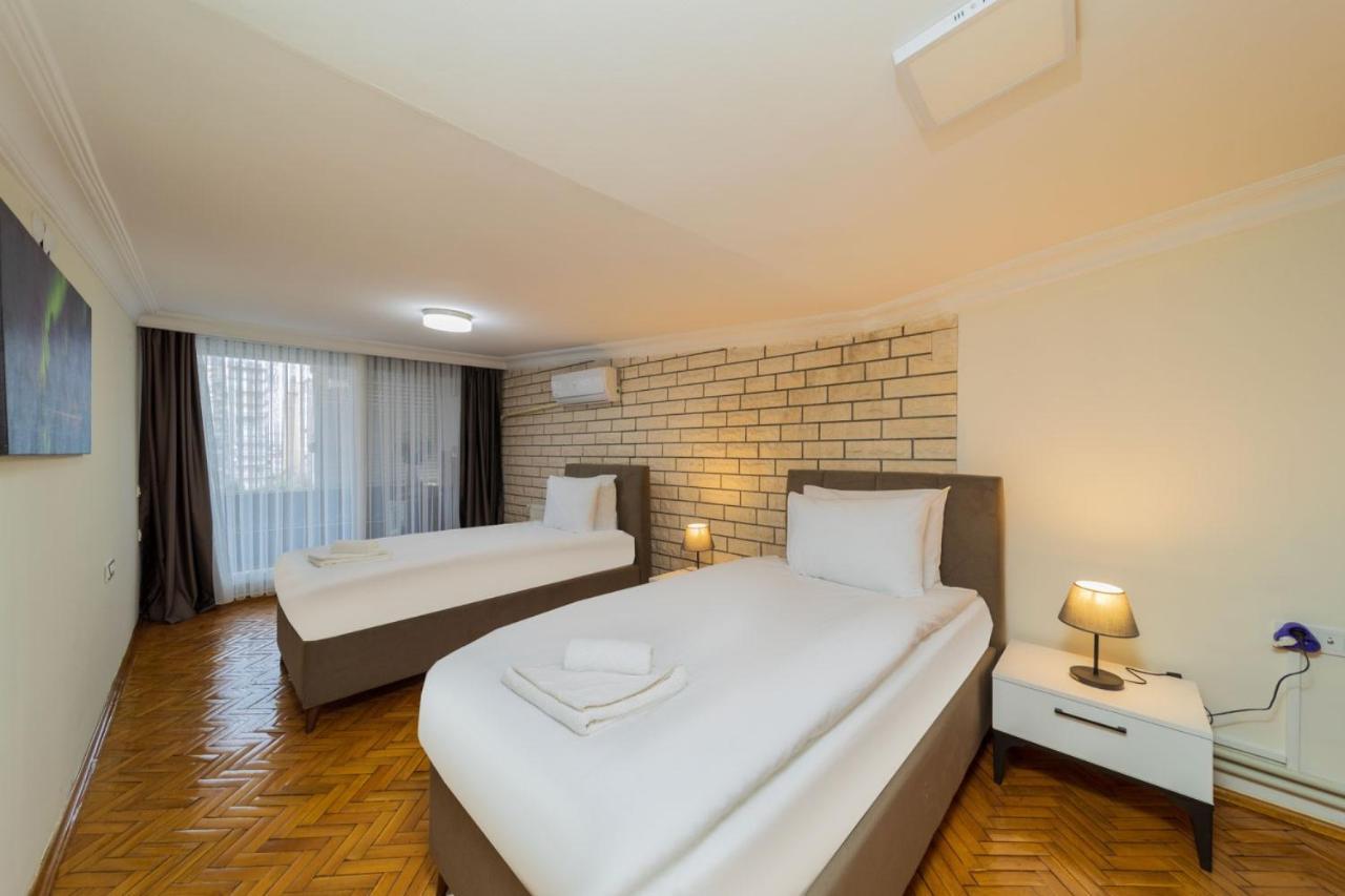 Flat With Terrace Next To Konyaalti Apartment