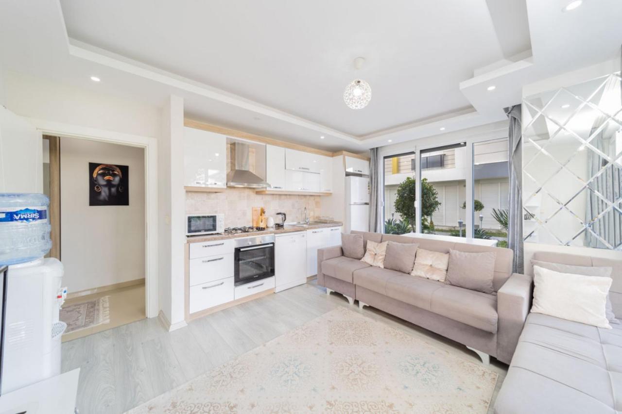 Pleasant Flat With Balcony In Konyaalti