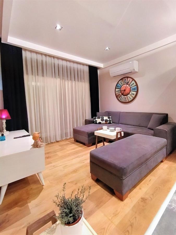 Sleek Flat In Muratpasa With Shared Pool Antalya