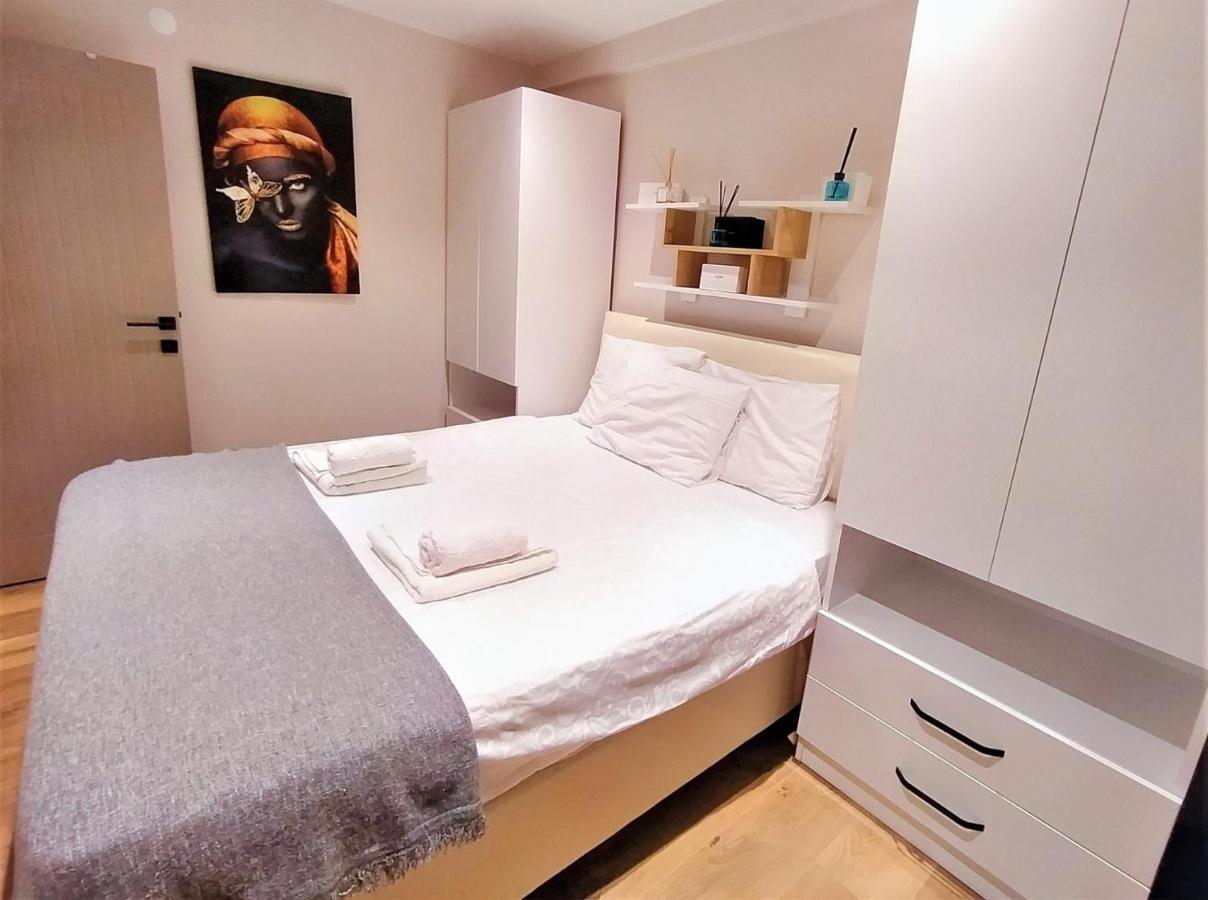 Apartment Sleek Flat In Muratpasa With Shared Pool Antalya