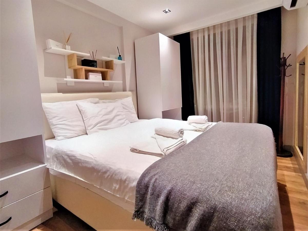 Sleek Flat In Muratpasa With Shared Pool Apartment