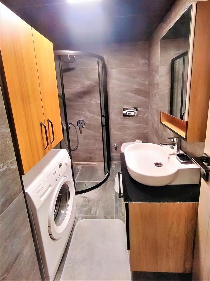 Apartment Sleek Flat In Muratpasa With Shared Pool
