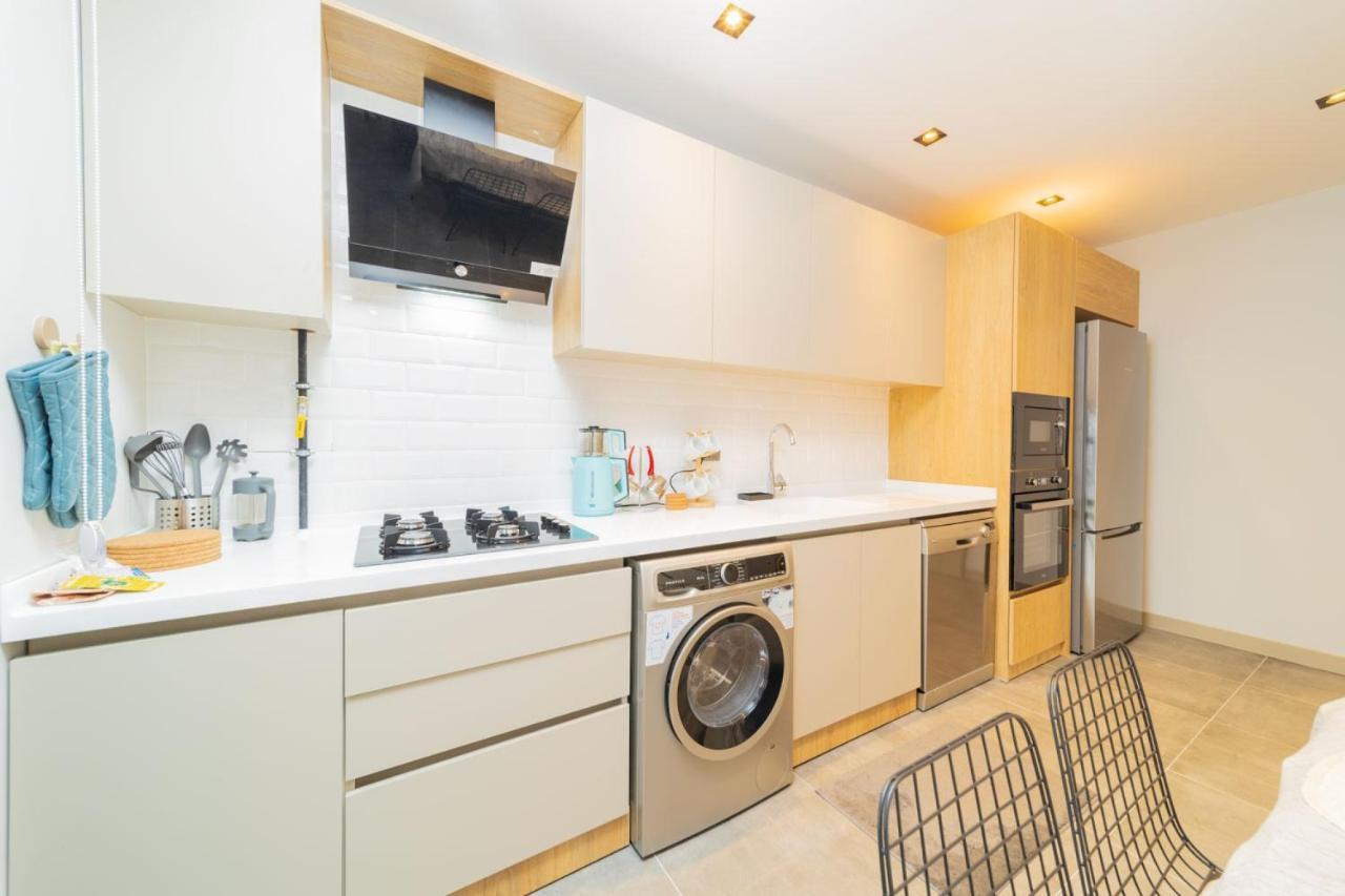 Apartment Comfy Flat With Balcony Close To Konyaalti Beach *