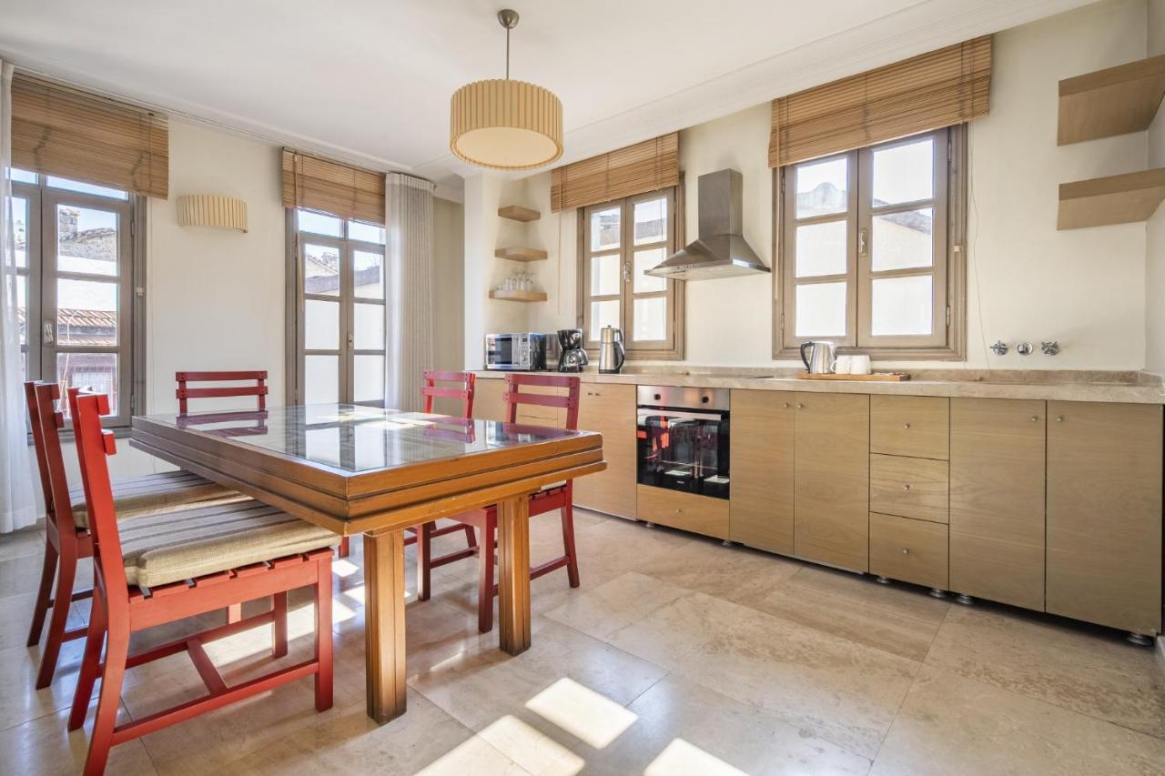 Glamorous Flat With Jacuzzi Near Hadrians Gate