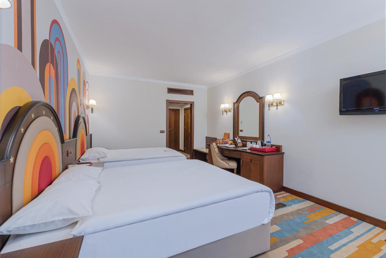 Megasaray Westbeach 5* Antalya