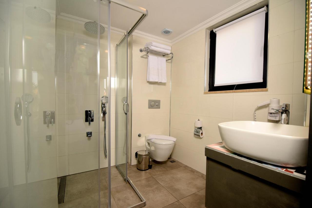 Lovely Flat With Balcony Near Hadrian's Gate Apartment *