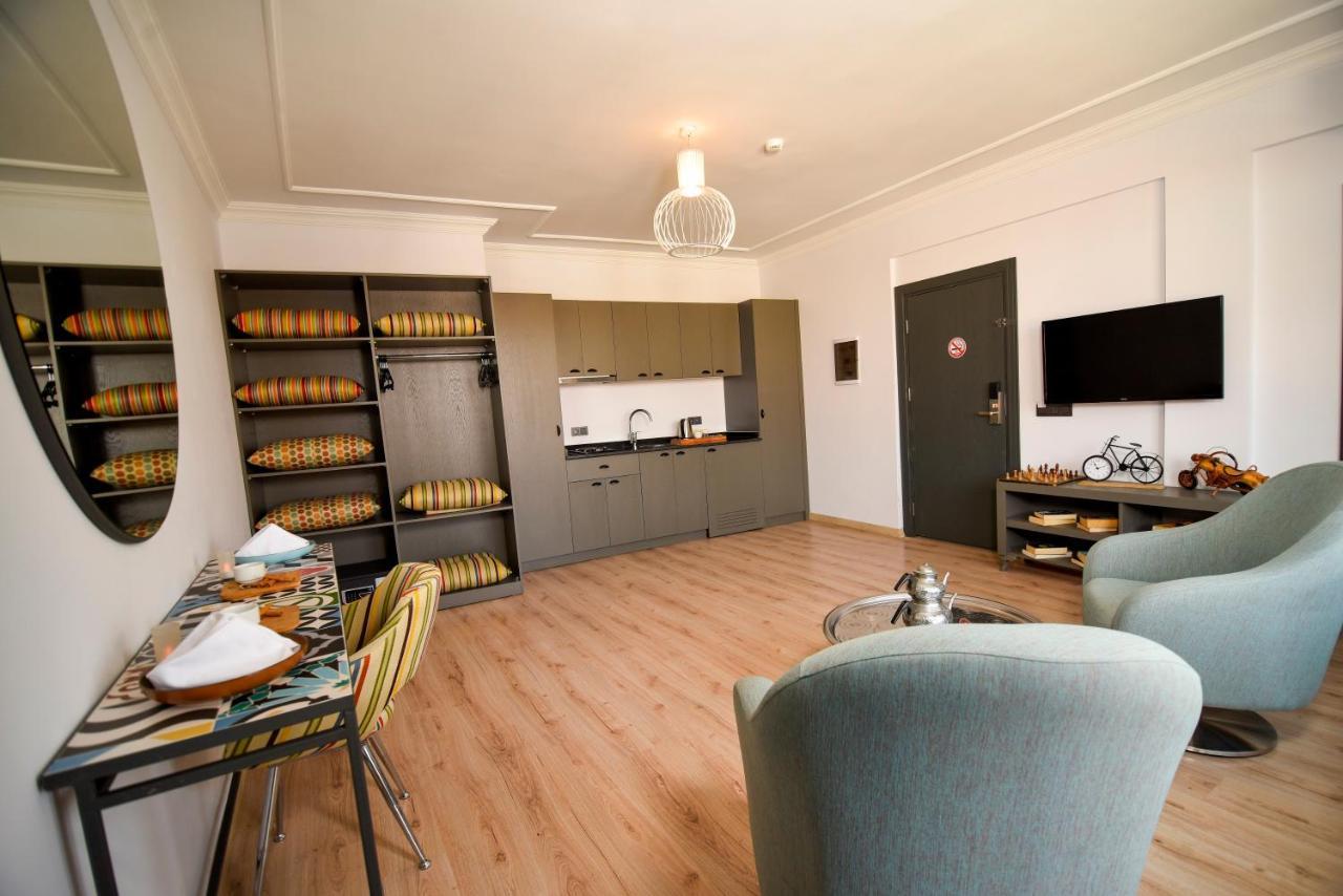 Apartment Lovely Flat With Balcony Near Hadrian's Gate *