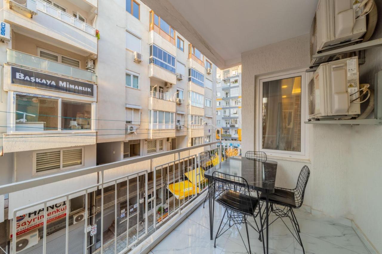 Lovely Near In Muratpasa, Apartment