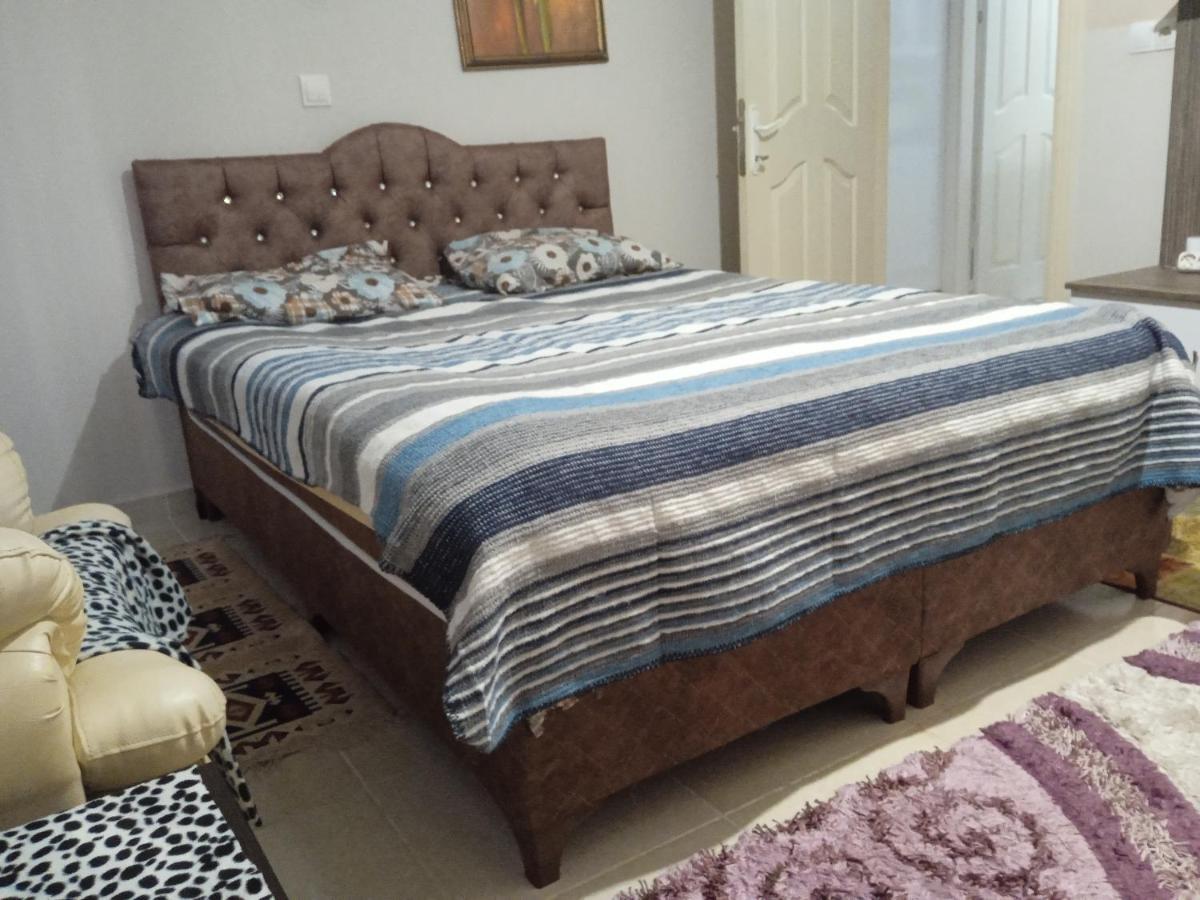 Mugo Cheap Sleeping Houses