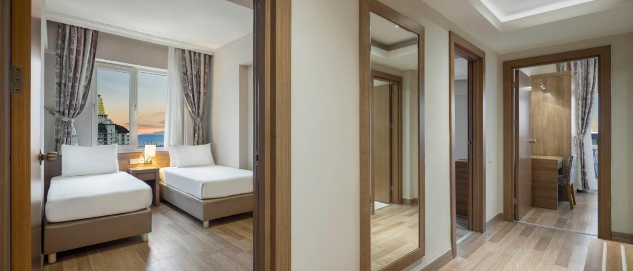 Hotel Ramada By Wyndham Lara 5*