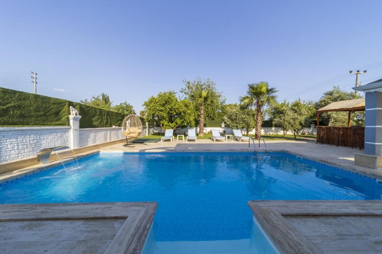 Marvelous With Private Pool In Muratpasa Villa
