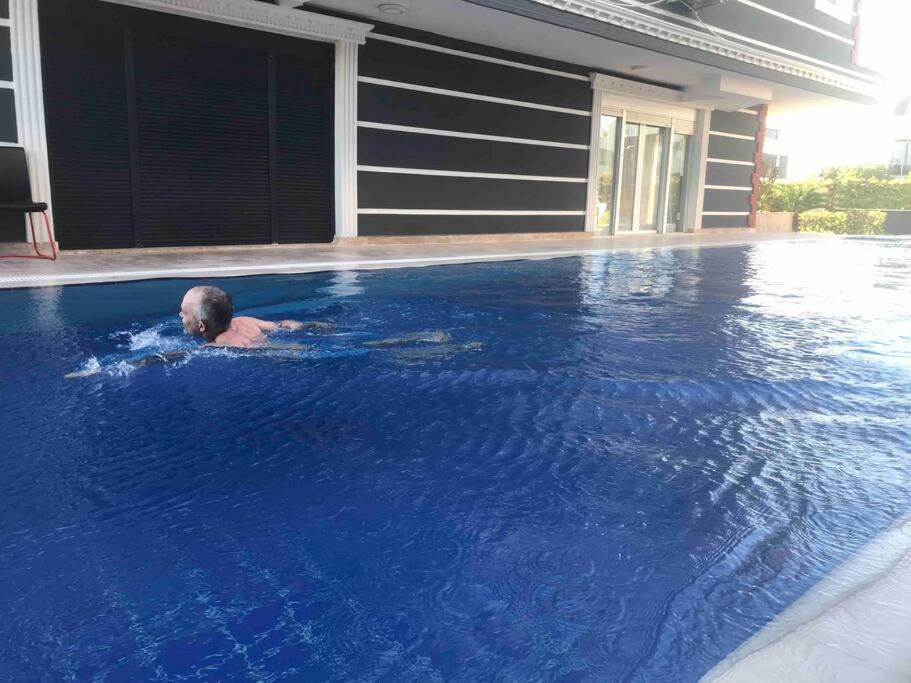 Apartment Avullar Palace Mit Pool In