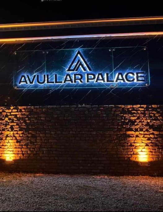 Apartment Avullar Palace Mit Pool In *