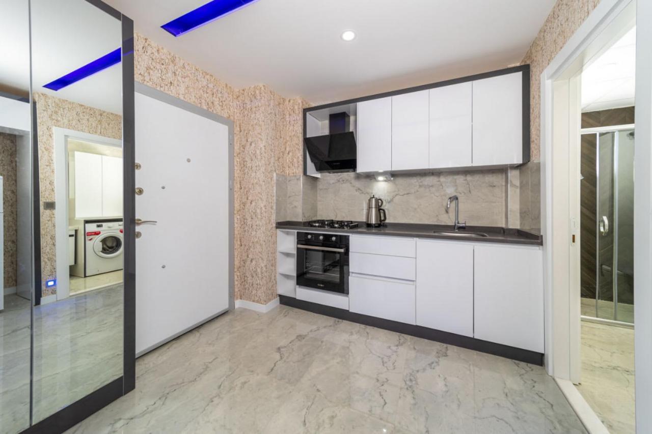 Cozy With Central Location In * Antalya