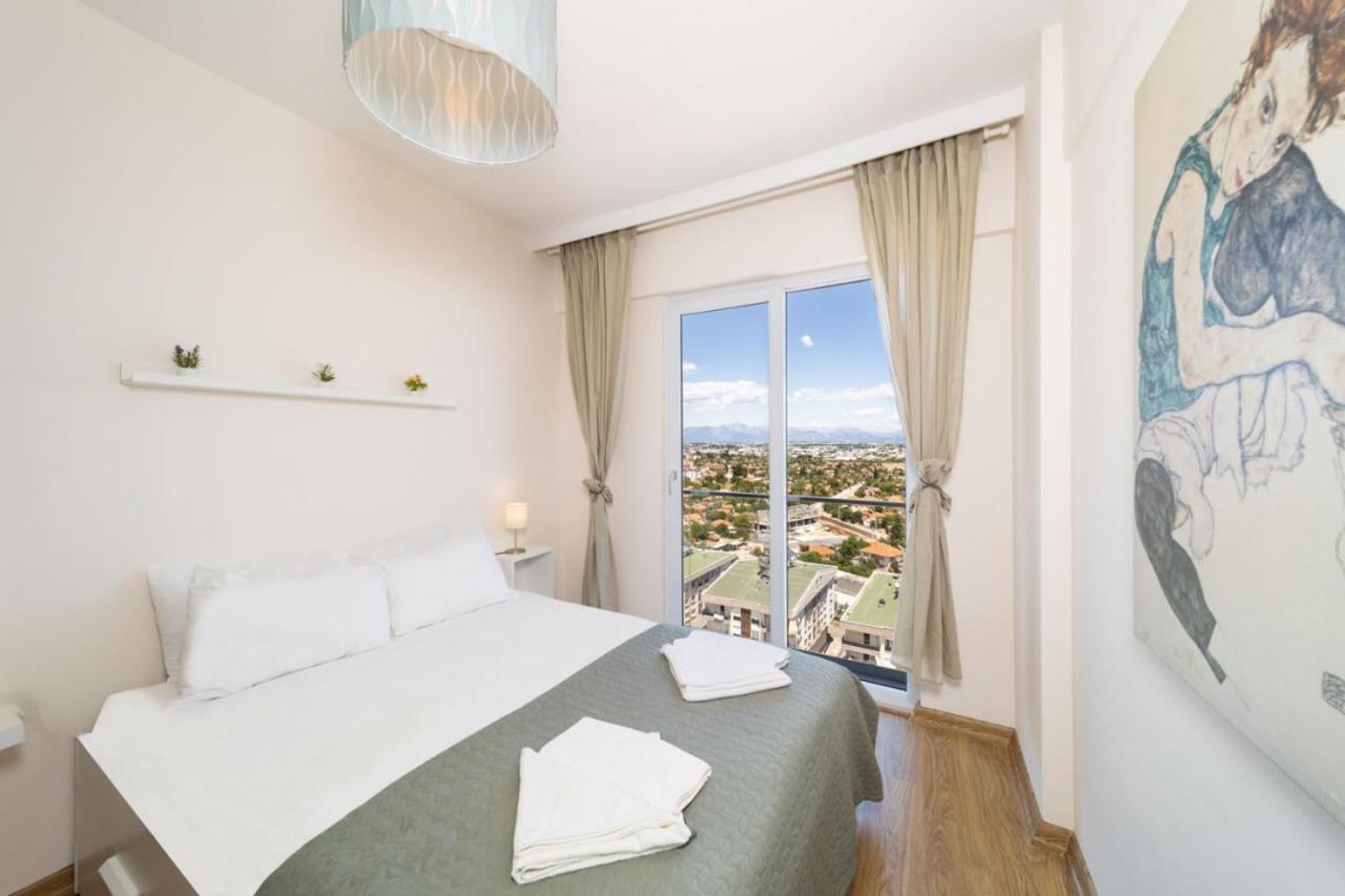 Pleasant Flat With Shared Pool In Kepez