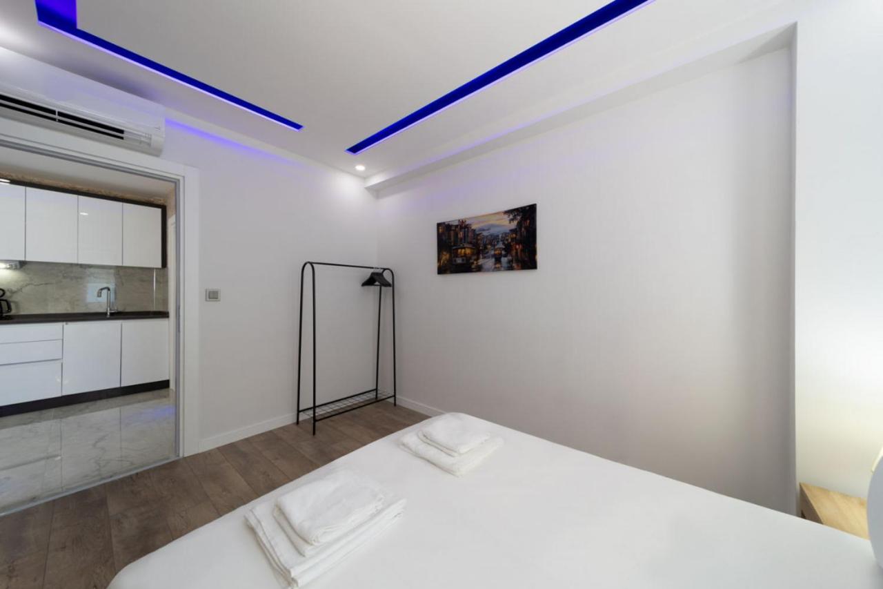 Cozy With Central Location In Antalya