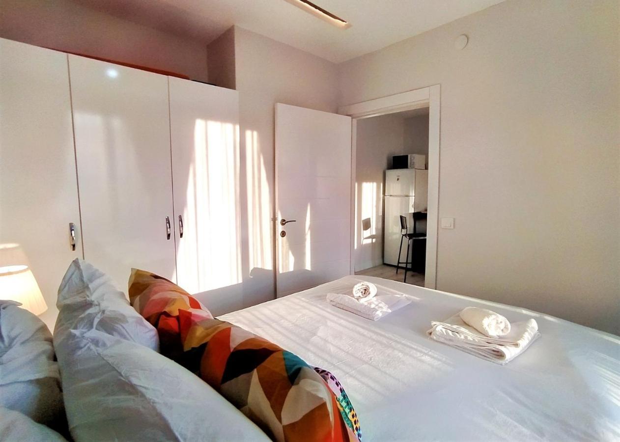 Central And Fully Furnished Flat In Muratpasa Apartment *
