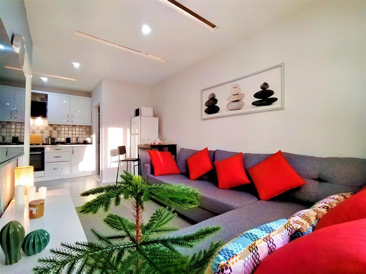 Central And Fully Furnished Flat In Muratpasa