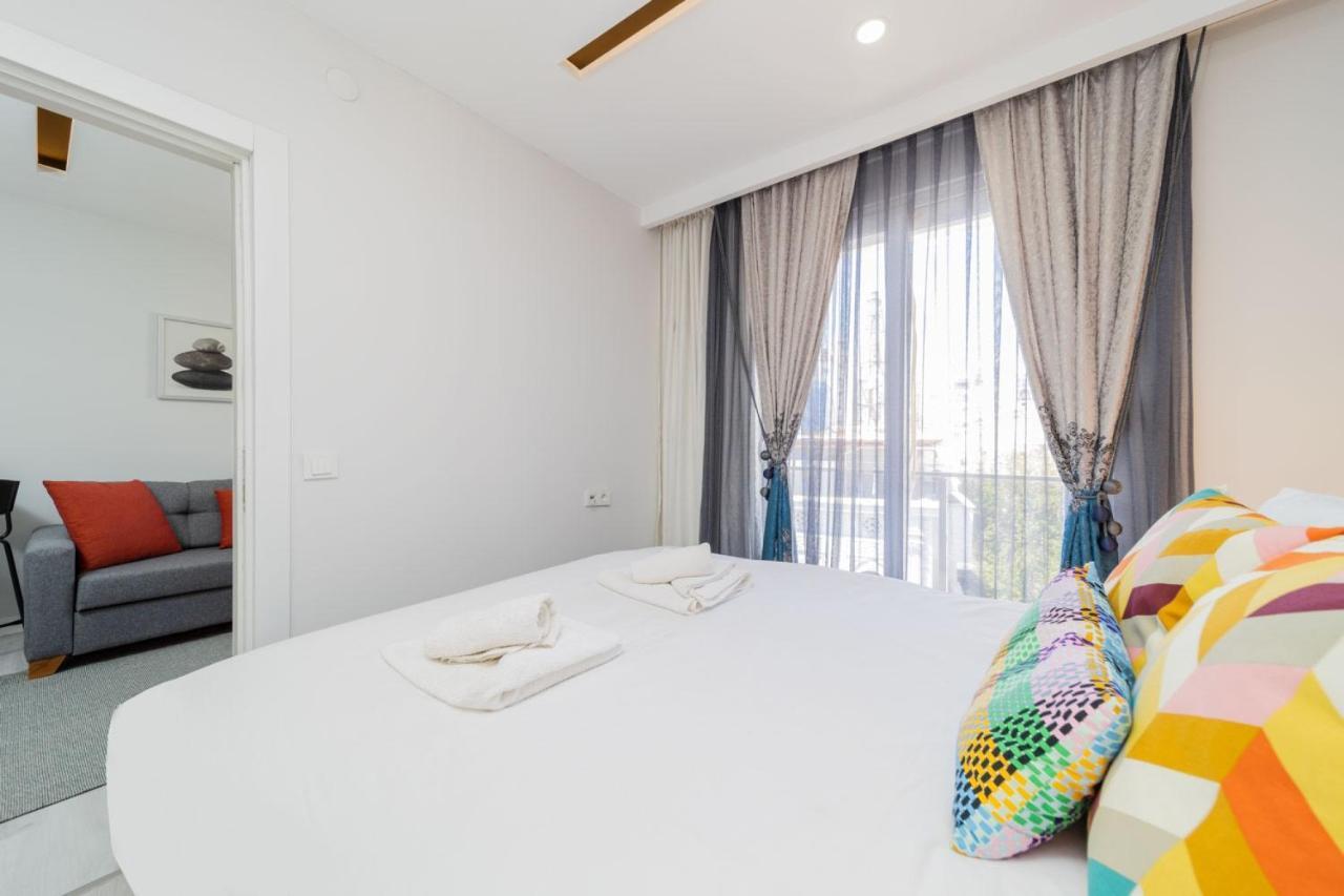 Apartment Central And Fully Furnished Flat In Muratpasa