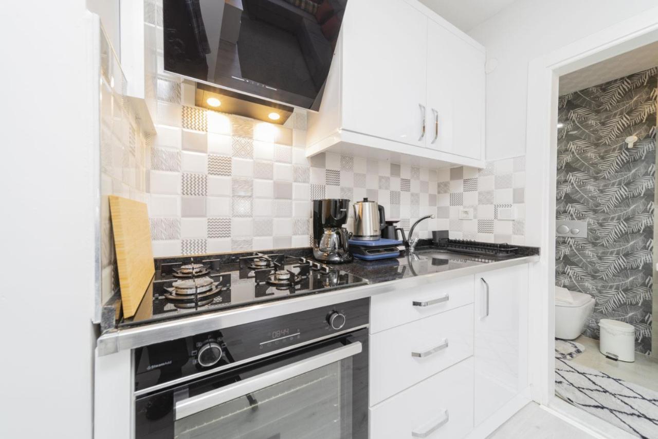 Central And Fully Furnished Flat In Muratpasa Antalya