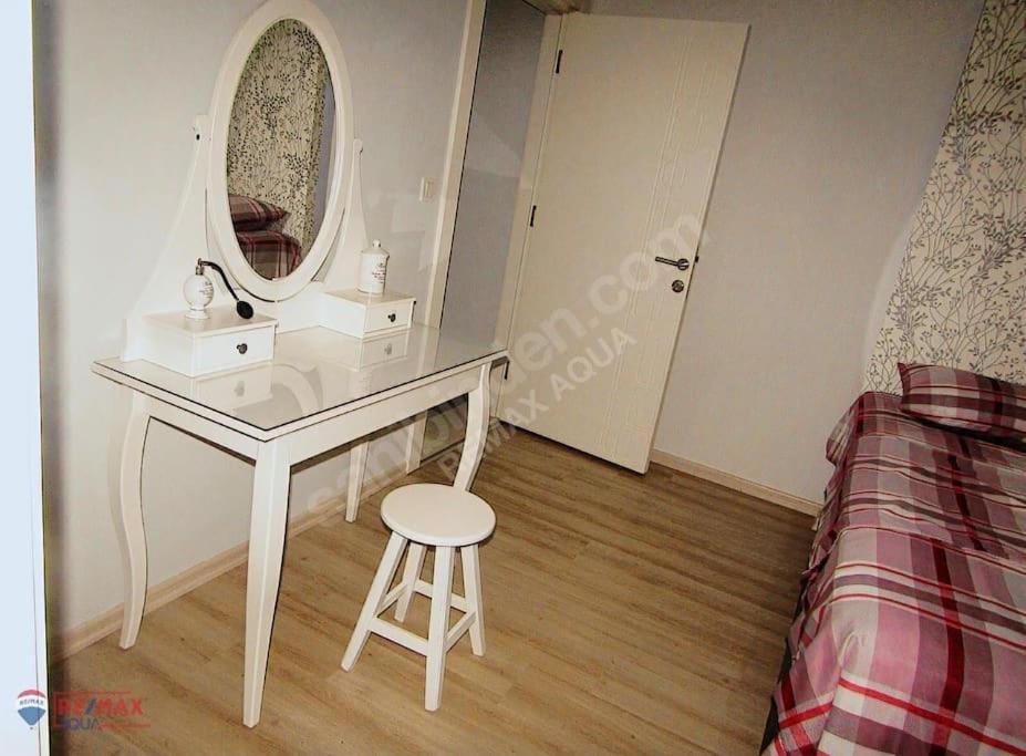 Lara Denize Sifir Havuzlu Sifir Esyali 2 Yatak Odali Muhtesem Ev Apartment Antalya