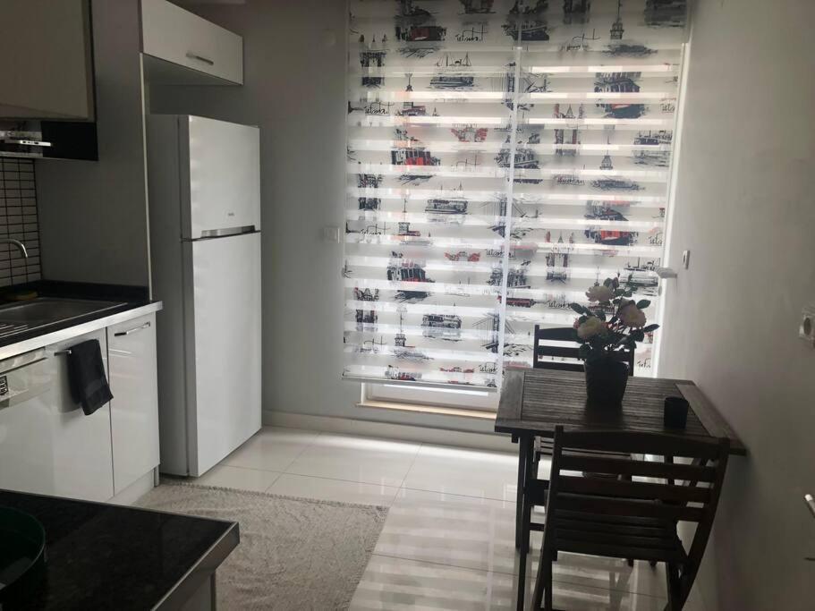 Lara Denize Sifir Havuzlu Sifir Esyali 2 Yatak Odali Muhtesem Ev Apartment Antalya