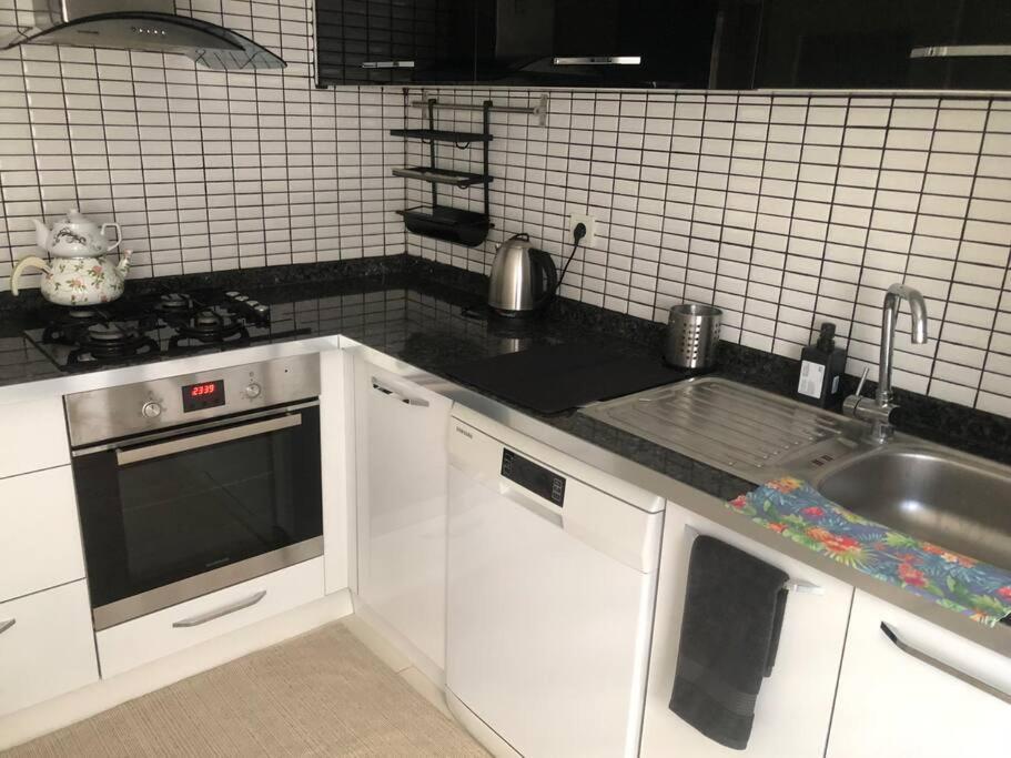 Lara Denize Sifir Havuzlu Sifir Esyali 2 Yatak Odali Muhtesem Ev Apartment Antalya