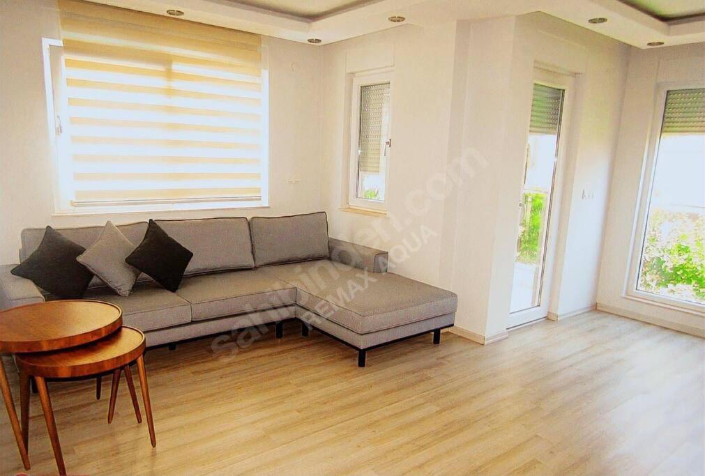 Lara Denize Sifir Havuzlu Sifir Esyali 2 Yatak Odali Muhtesem Ev Apartment Antalya