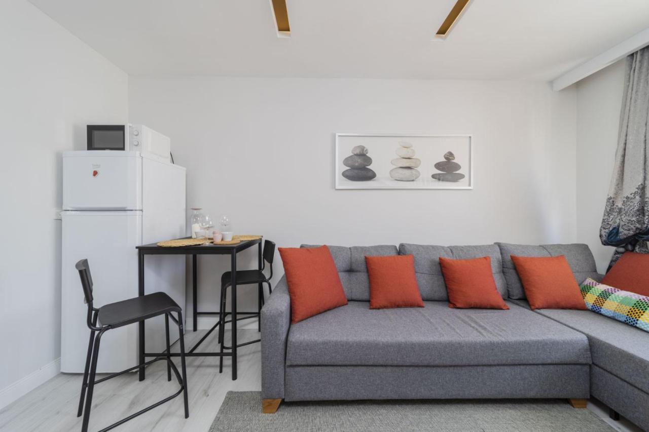 Central And Fully Furnished Flat In Muratpasa Apartment Antalya