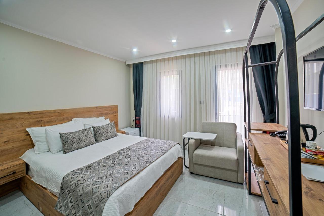 Moonlight Aparthotel *