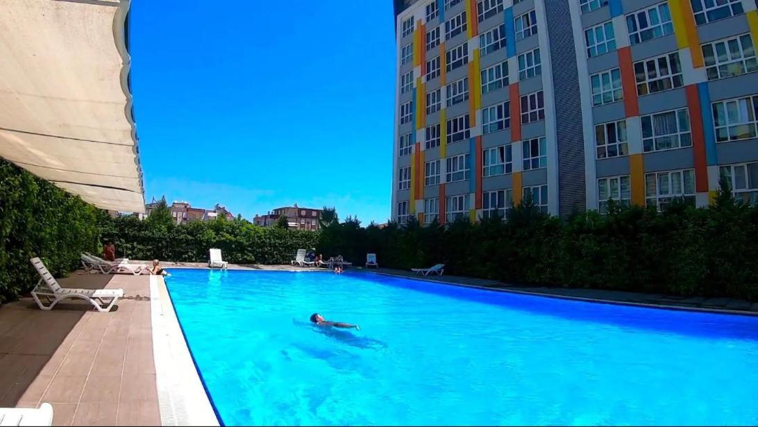 Legoland Complex Pool, Security Daire *