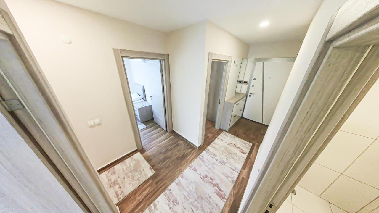 Spacious Flat Close To Sea'4' Apartment