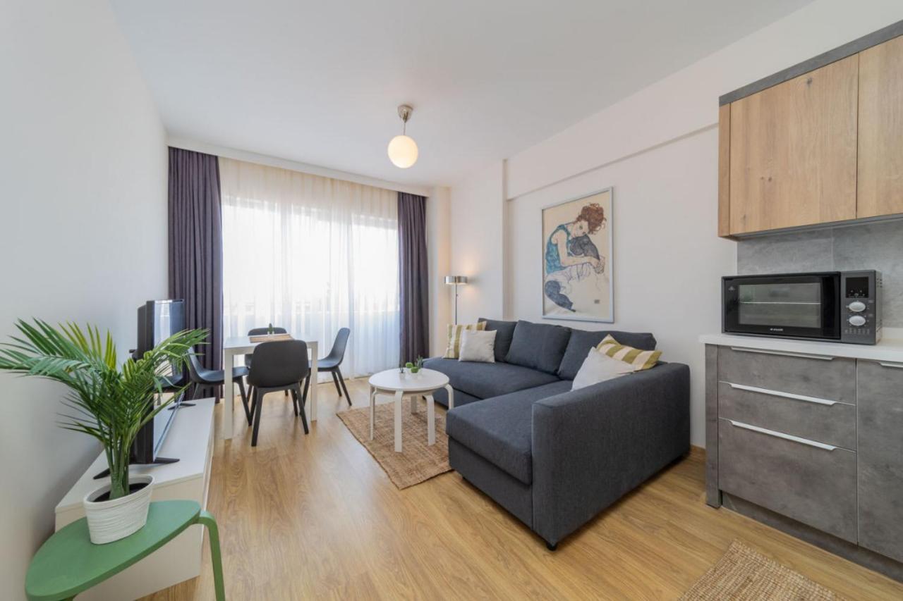 Gorgeous Flat With Shared Pool In Kepez Apartment *