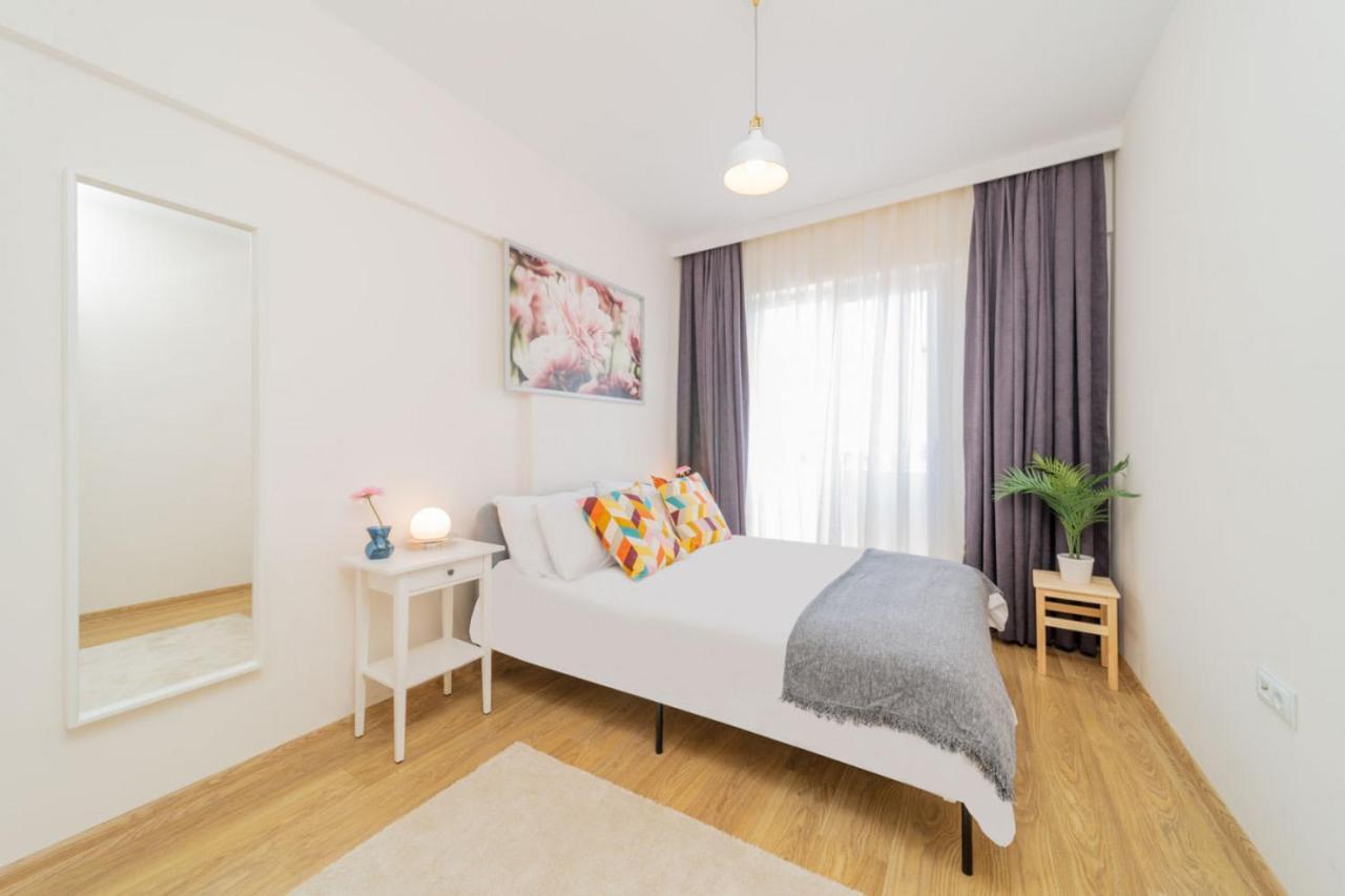 Gorgeous Flat With Shared Pool In Kepez Apartment