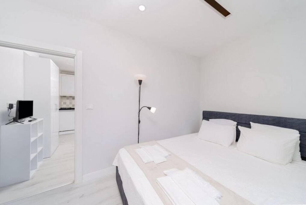 Cozy King Bedroom Dw Apt Kisla1 Daire