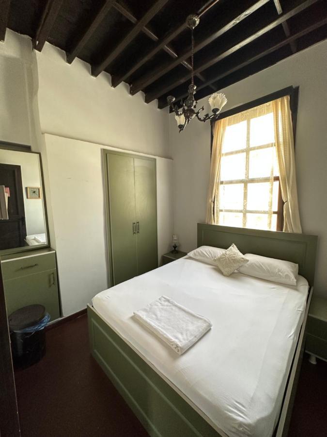 Lords & Pub Hostel Antalya