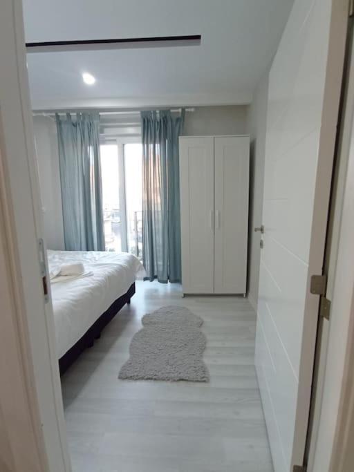 Apartment Stylish 1-bedroom Apart In Dw *
