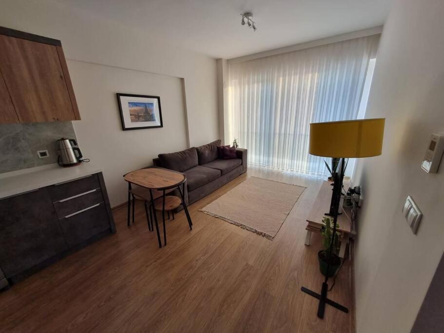 Daire Comfy Close To Airport *