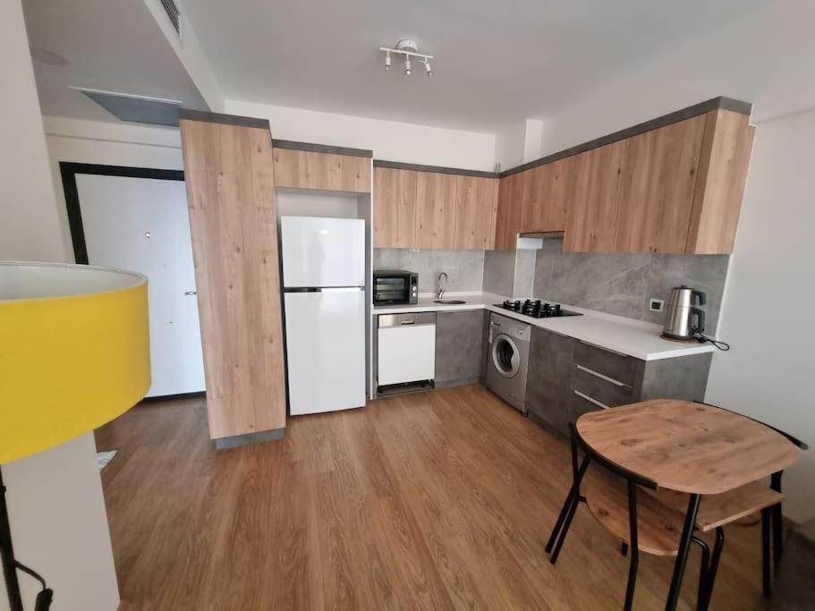 Comfy Close To Airport Daire *