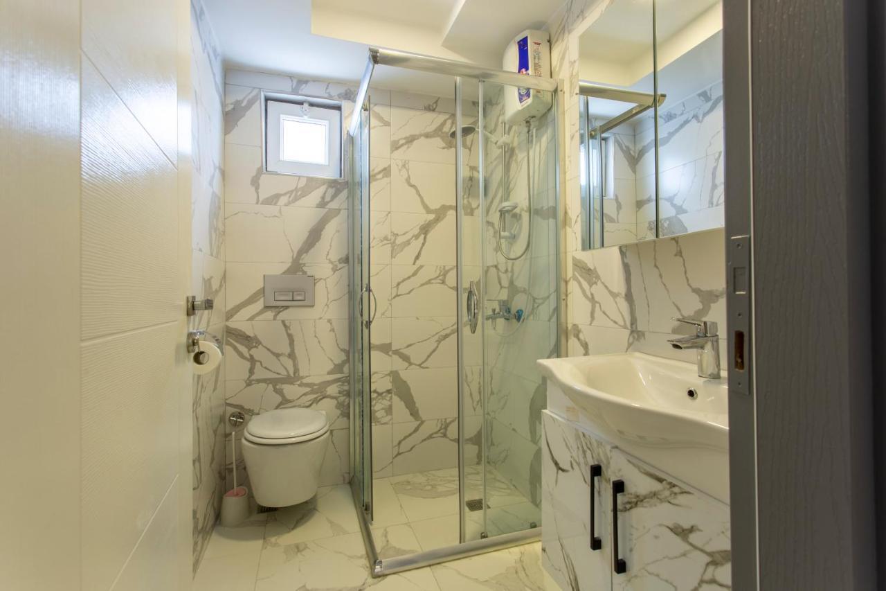 Avullar Palace Mit Pool In Apartment *