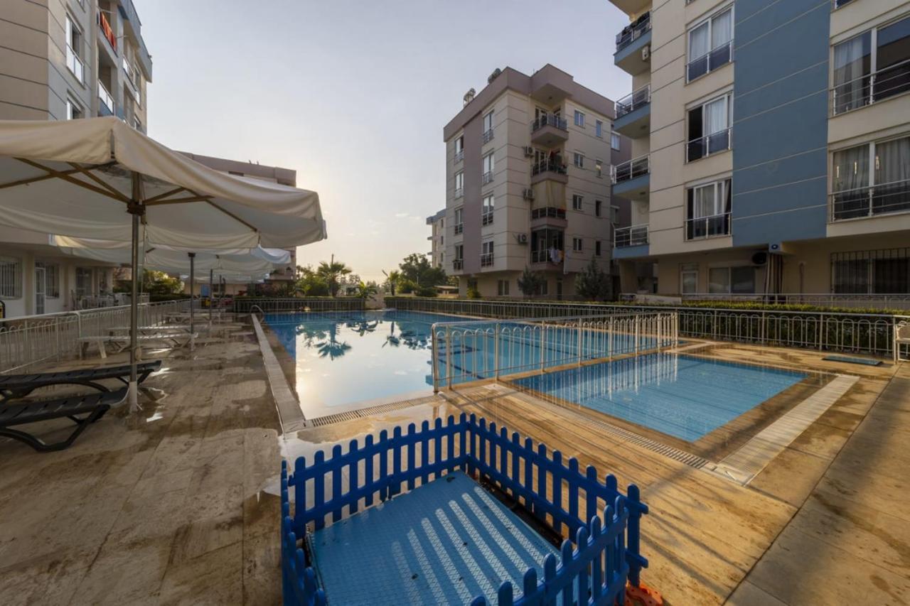 Apartment Flat In With Shared Pool And Garden *
