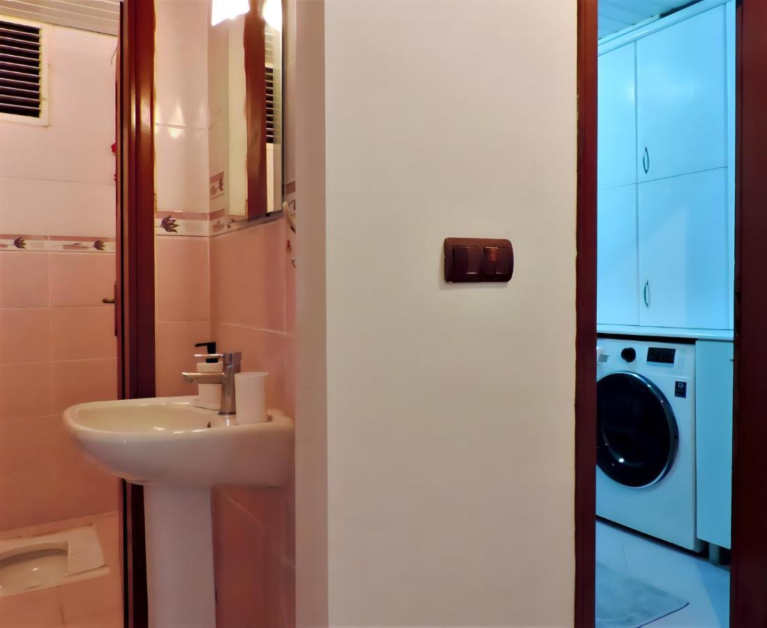 And Serene Flat With Balcony In Apartment *