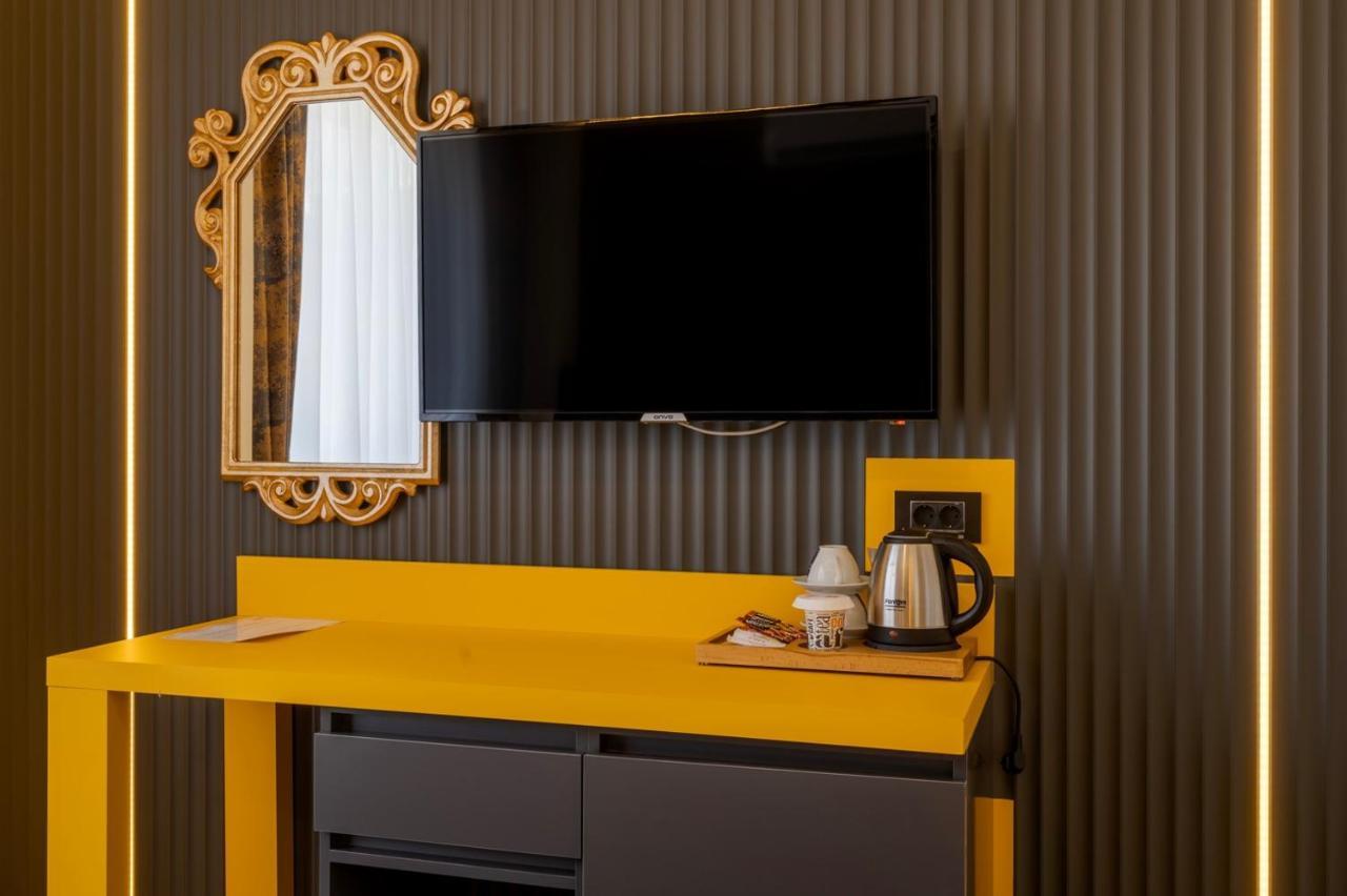 Tema 242 Hotel