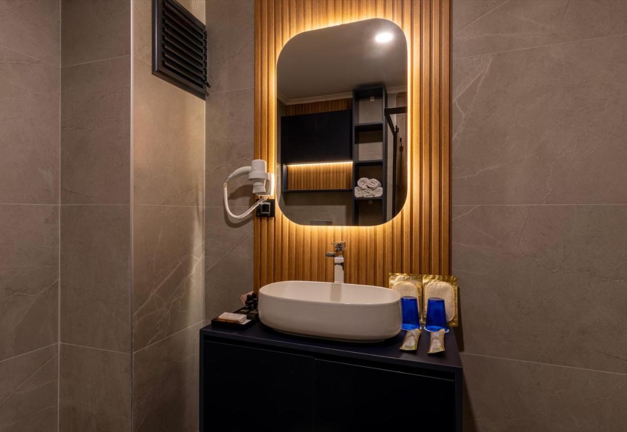 Tema 242 Hotel 2*
